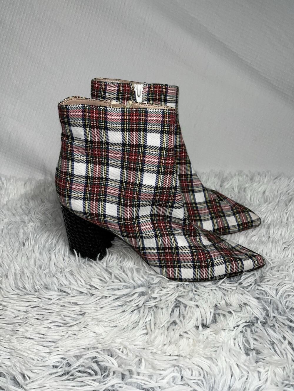 Betsey Johnson Kassie White Plaid Ankle Boot Women's Size 9m Christmas Plaid